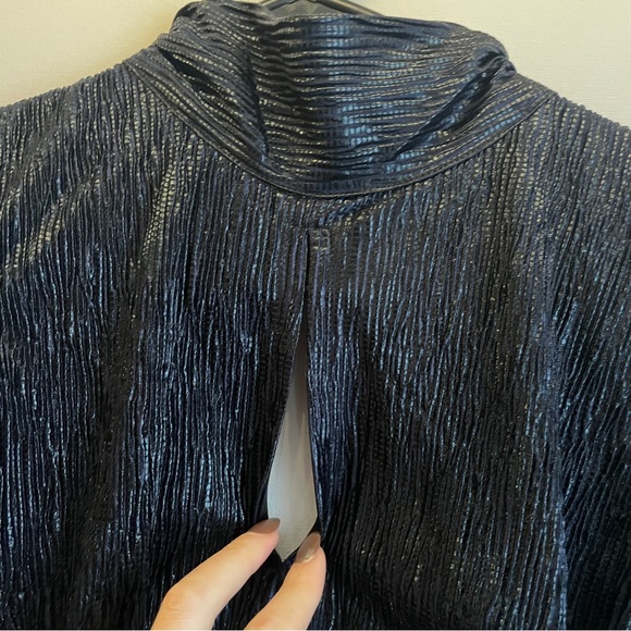 DO+BE Navy Puff Sleeve Open Tie Back Top Small - Picture 2 of 8